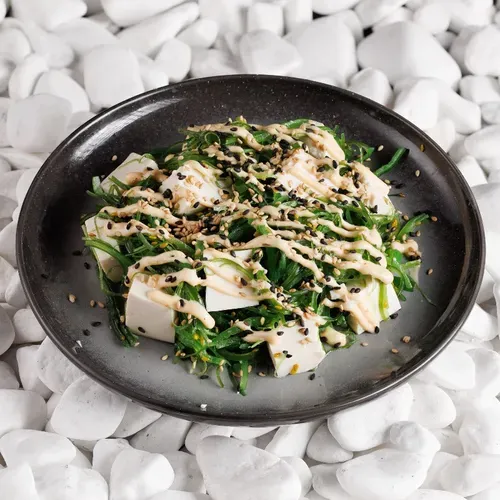 Salată Chuka Fusion